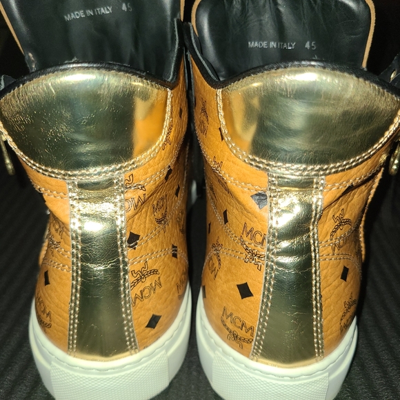 MCM Sneakers - Picture 2 of 5